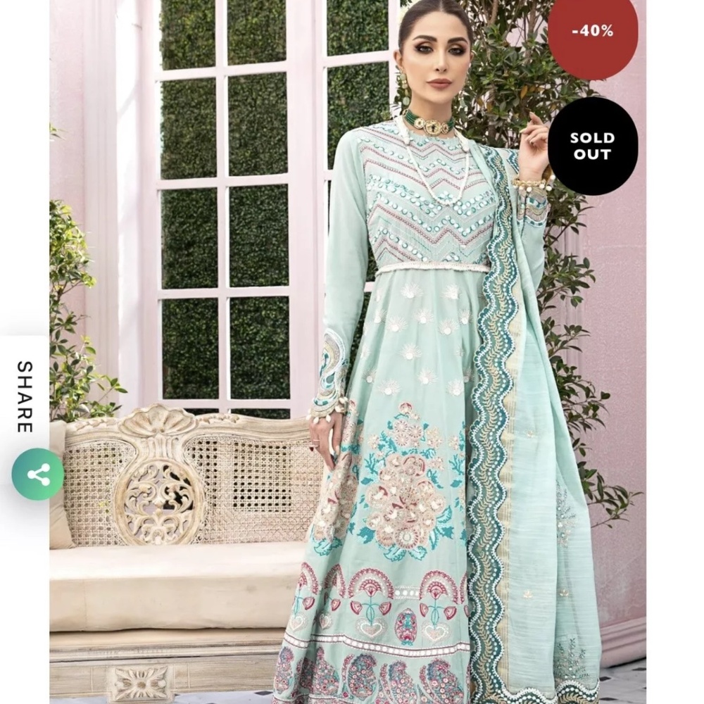Pakistani designer lawn - Picture 1 of 7